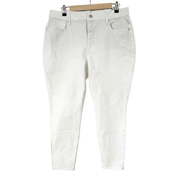 White House Black Market Denim - White House Black Market Women's Ankle Jeans in White